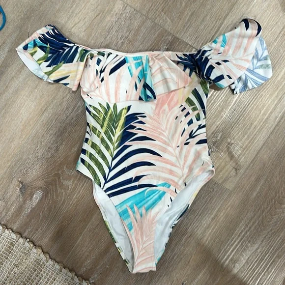 Swim bundle ( all smalls) - Picture 5 of 7